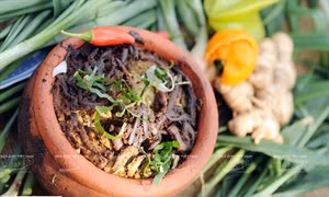 Rươi kho Tứ Kỳ