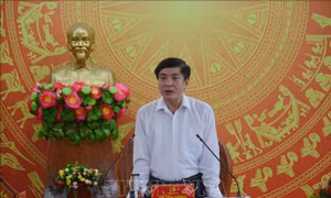 Bí thư Tỉnh ủy Đắk Lắk Bùi Văn Cường phát biểu tại cuộc họp. Ảnh: Hoài Thu – TTXVN