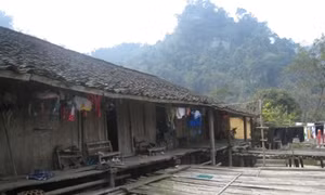 Độc đáo nhà sàn cổ của người Tày ở Thạch An
