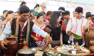 Cơm lam – món ăn quen thuộc của người Mạ