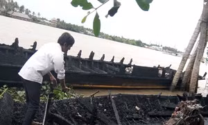 Bến Tre: Hỏa hoạn tại bến tàu làm cháy 13 tàu du lịch, 4 bè cá bị chìm