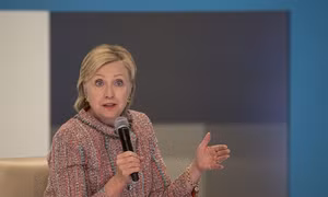 Cựu Ngoại trưởng H.Clinton tự nguyện trả lời chất vấn của FBI về việc sử dụng địa chỉ e-mail cá nhân