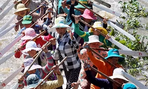 Cảm phục “nữ tướng” đua ghe ngo