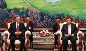 Đồng chí Đinh Thế Huynh và Đoàn đại biểu cấp cao Việt Nam thăm chính thức Lào,