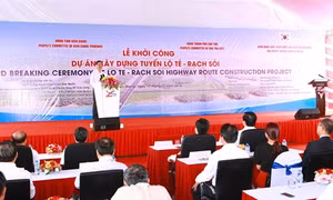 Thủ tướng Nguyễn Tấn Dũng phát lệnh khởi công tuyến đường nối thành phố Cần Thơ và tỉnh Kiên Giang
