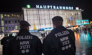 Người nhập cư ở Cologne, Đức bị tấn công trả thù