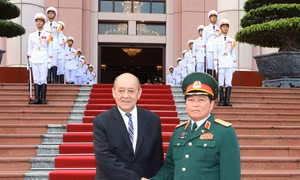 Bộ trưởng Quốc phòng Cộng hòa Pháp thăm chính thức Việt Nam