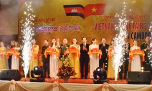 Khai mạc Hội chợ Thương mại Việt Nam năm 2016 tại Campuchia