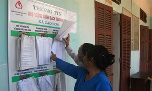 Cầu nối chính sách với hộ nghèo