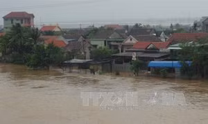 Huyện Nông Sơn, Quảng Nam bị cô lập bởi nước lũ
