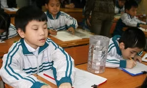 Người mẹ hiền của hàng trăm học sinh khuyết tật