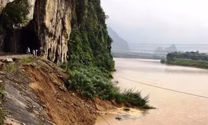 Quảng Bình: Mưa to gây lũ lụt và sạt lở đường sắt Bắc-Nam
