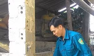 Bản đội trưởng dân quân gương mẫu