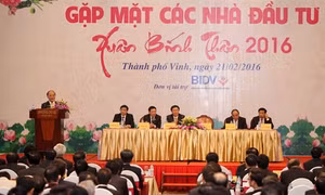 Chủ tịch Quốc hội Nguyễn Sinh Hùng dự Hội nghị gặp mặt các nhà đầu tư Xuân Bính Thân 2016