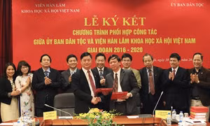 Ký kết hợp tác giữa Ủy ban Dân tộc và Viện Hàn lâm Khoa học xã hội Việt Nam giai đoạn 2016-2020