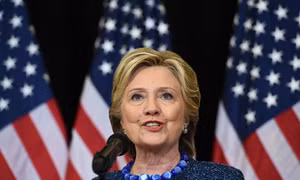Cựu Ngoại trưởng Hillary Clinton tự tin trước cuộc điều tra của FBI