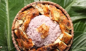 Về Mai Châu thưởng thức món xôi tím gà nướng mắc khén