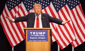 Bầu cử Mỹ 2016: Tỷ phú Trump thu hẹp khoảng cách với bà Clinton