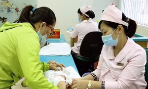 Vắc xin tiêm chủng mở rộng được bảo quản nghiêm ngặt