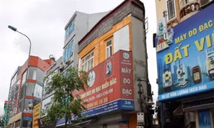 Nhà siêu méo, siêu mỏng chướng mắt Thủ đô