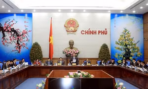 Phó Thủ tướng Nguyễn Xuân Phúc: Cán bộ, công chức sớm bắt tay vào công việc, không lãng phí thời gian