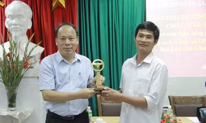 Lái xe Phan Văn Bắc được Chủ tịch nước gửi thư khen và được đặc cách tặng Cúp Vô lăng Vàng 2016