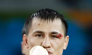 Chuyện khó tin ở Olympic 2016: Đô vật người Nga giành chiến thắng sau khi bị bất tỉnh