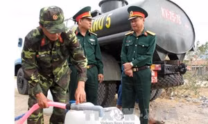Những giọt nước thắm tình quân dân