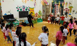Kéo dài việc thực hiện một số chính sách đối với trẻ em và giáo viên mầm non