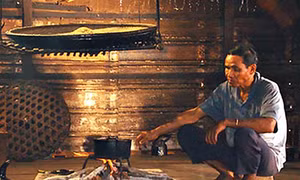 Bếp lửa trong nhà sàn dài người Mạ