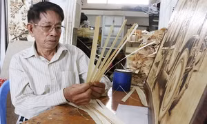 Biến lá thốt nốt thành những bức tranh độc đáo