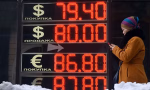 Tỉ giá đồng ruble của Nga đạt mức thấp kỷ lục