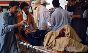 Đánh bom liều chết tại tòa án ở Tây Bắc Pakistan, gần 30 người thương vong