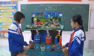 Độc đáo sáng kiến máy thu và xử lý bão trong lòng đất của hai học sinh lớp 5