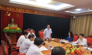 Trưởng ban Tuyên giáo Trung ương Võ Văn Thưởng làm việc với Ban Thường vụ Tỉnh ủy Hòa Bình