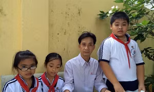Người thầy 24 năm gắn bó với học sinh biển đảo