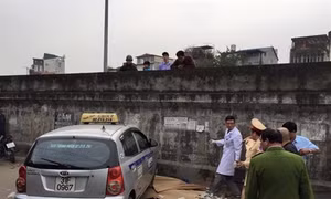 Taxi "điên" tông thương vong hai bà cháu