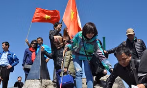 Cáp treo Fansipan – Sapa đón hàng chục ngàn du khách trong tháng đầu tiên hoạt động