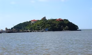 Phong cảnh hòn Đá Bạc