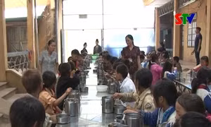 Hiệu quả từ những bữa ăn bán trú cho học sinh vùng cao