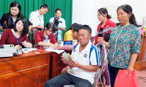 Hà Tĩnh: Chi trả tiền cho người dân bị ảnh hưởng bởi sự cố môi trường biển