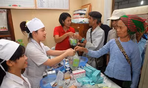 Nghệ An: Khám bệnh, tư vấn, cấp thuốc miễn phí cho đồng bào dân tộc thiểu số