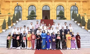 Phó Chủ tịch nước gặp mặt đoàn đại biểu người có công thị xã Điện Bàn, Quảng Nam