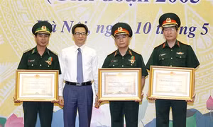 Phó Thủ tướng Vũ Đức Đam dự hội nghị trực tuyến kết hợp quân dân y toàn quốc lần thứ V