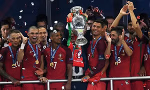 Một số hình ảnh trận chung kết EURO 2016: Bồ Đào Nha hạ Pháp 1-0 và giành chức Vô địch