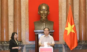 Hơn 45,9 tỷ đồng ủng hộ đồng bào lũ lụt miền Trung thông qua hệ thống Mặt trận Tổ quốc các cấp