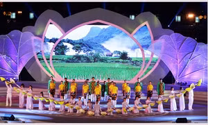 Rực sáng Cố đô Huế trong đêm bế mạc Festival Huế 2016
