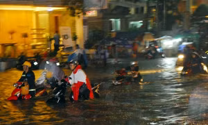 Tây Nguyên, Nam Bộ vẫn có mưa to và dông, Nam Biển Đông đề phòng lốc xoáy, gió giật