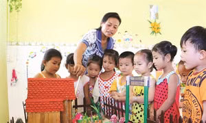 Người hết lòng với trẻ em dân tộc Khmer