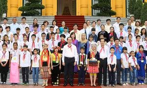 Chủ tịch nước Trần Đại Quang gặp mặt trẻ em có hoàn cảnh đặc biệt, khó khăn